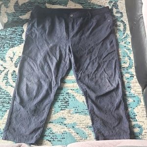 Simply Vera Wang Floral Capris